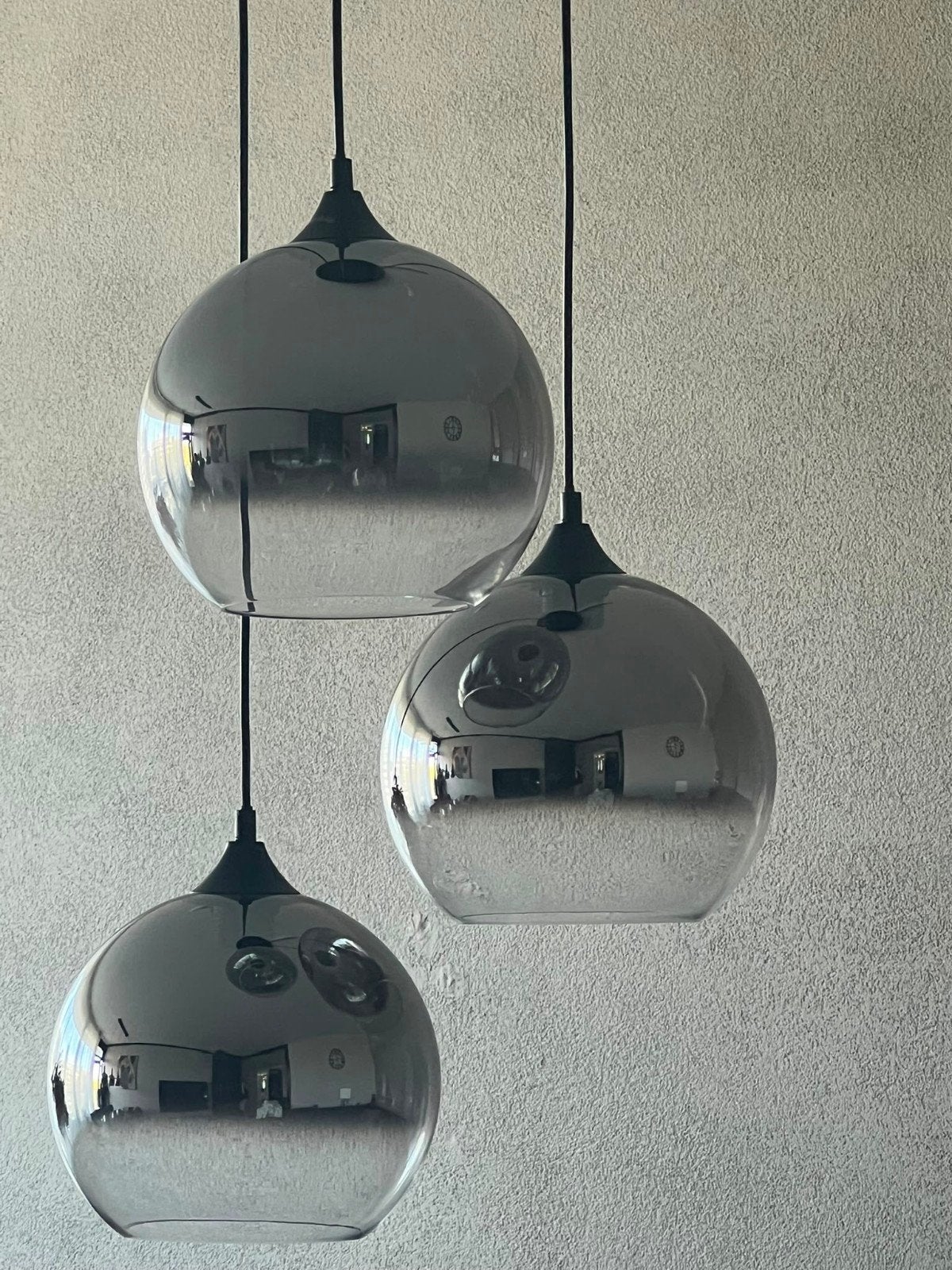 Moderne hanglamp met 3 glazen bollen, Huis en Inrichting, Lampen | Hanglampen, Modern, Industrieel, Zo goed als nieuw, Glas, E27 (groot)