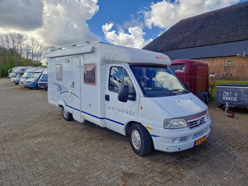 Dethleffs Advantage 5801 half-intergraal uit 2005., Caravans en Kamperen, Ringverwarming, Fiat, Tot en met 2, Bedrijf