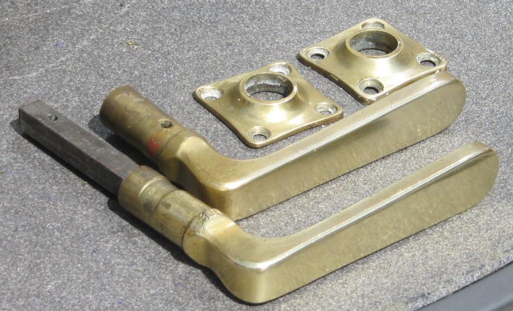 Deurkruk / deurbeslag vol messing 100 jaar oud, Antiek en Kunst, Antiek | Koper en Brons, Ophalen, Koper