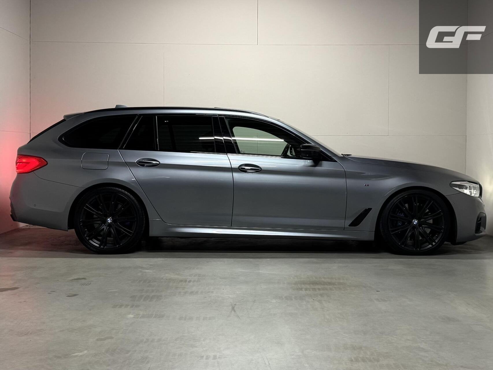 BMW 5-serie Touring 540i xDrive M-Sport Pano H/K 360º Sfeer, Automaat, Gebruikt, 340 pk, Vierwielaandrijving