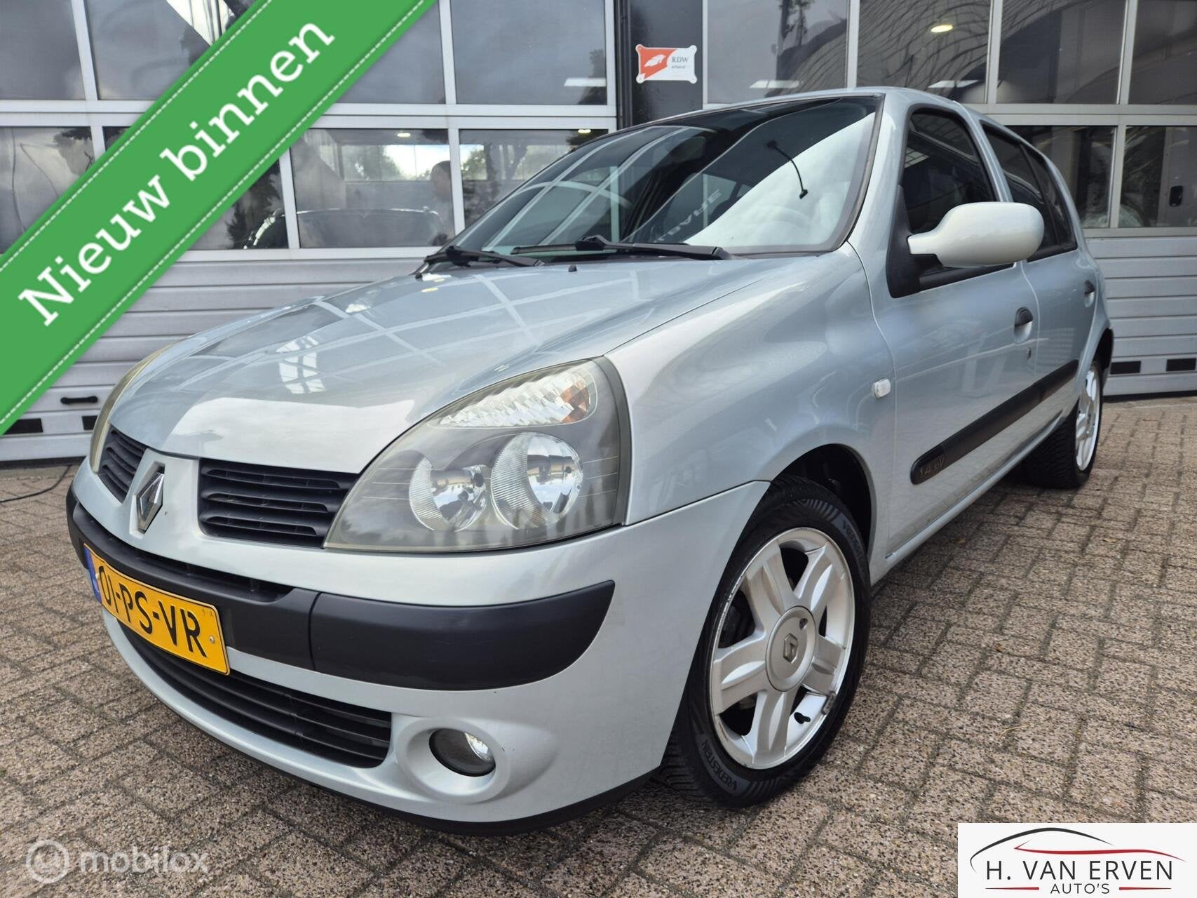 Renault Clio 1.4-16V Campus CRUISE LMV 102000KM NAP!, Auto's, Renault, Voorwielaandrijving, 40 €/maand, 4 cilinders, Startonderbreker