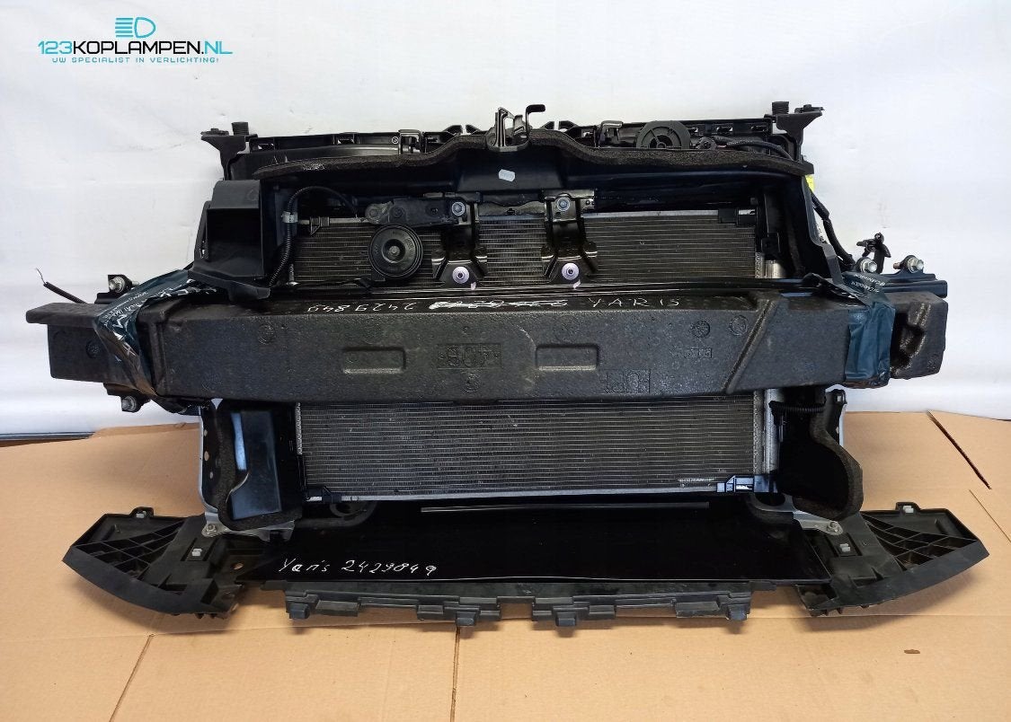 Toyota Yaris 4 / IV 1.5 Hybride Voorfront koelerpakket radia, Ophalen, Gebruikt, -, -