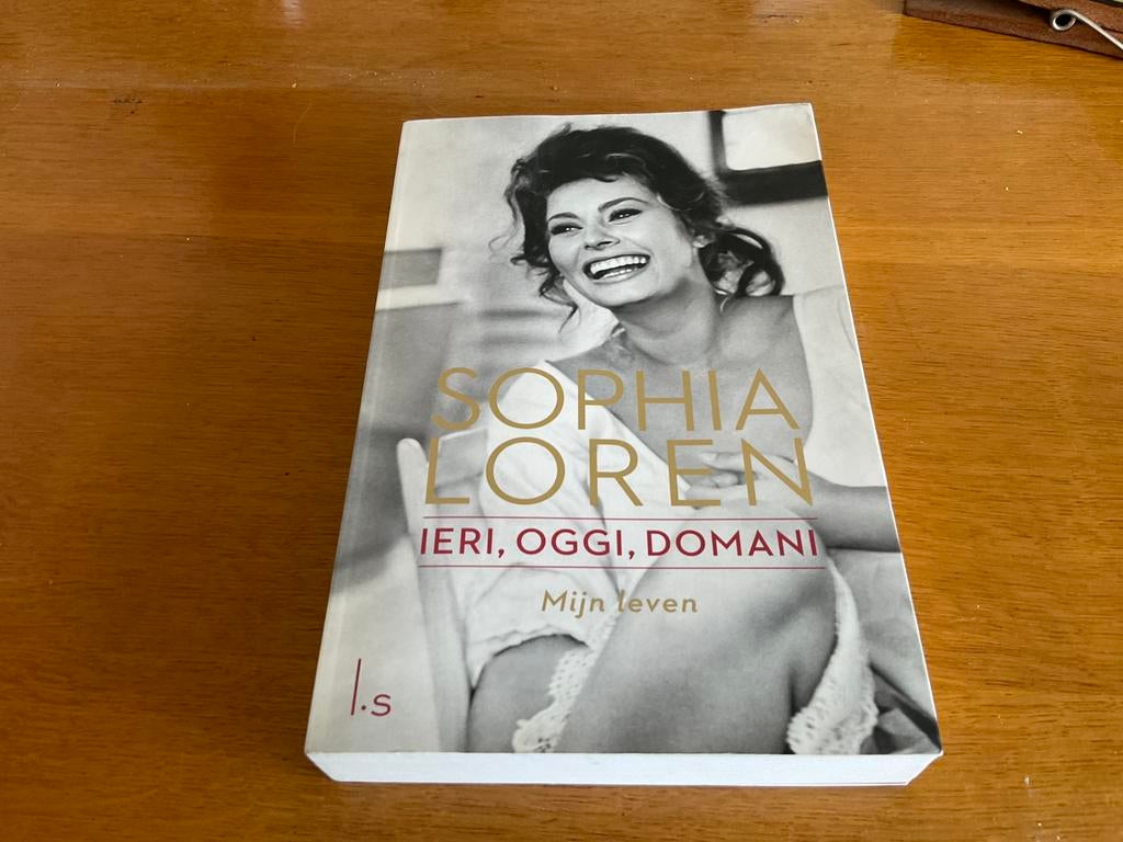 Sophia Loren - Mijn leven, Ophalen of Verzenden, Zo goed als nieuw