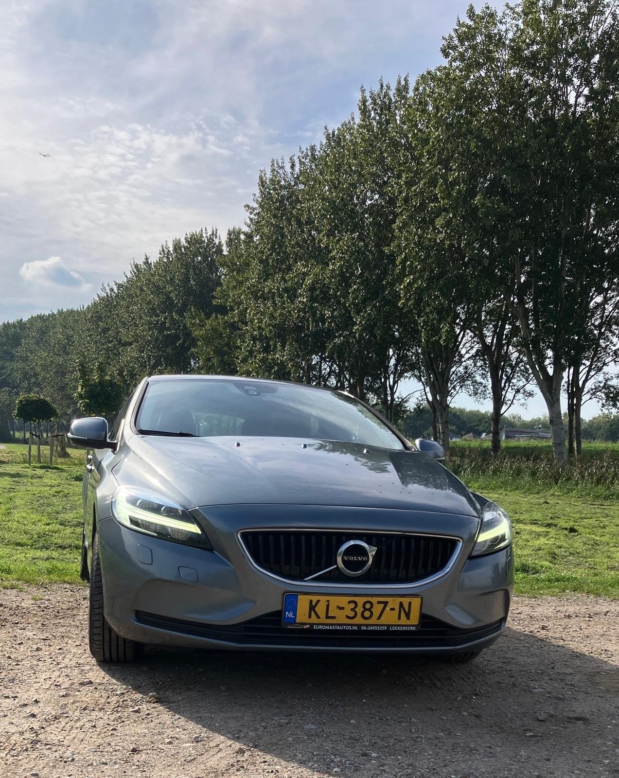 Volvo V40 2.0 D2 120PK 2016 Grijs 169.850 km, Auto's, Voorwielaandrijving, 4 cilinders, 1969 cc, Origineel Nederlands