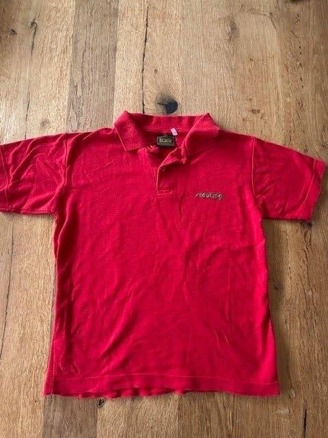 Rood poloshirt scouting mt.140, Verzamelen, Scouting, Ophalen of Verzenden, Gebruikt, Kleding