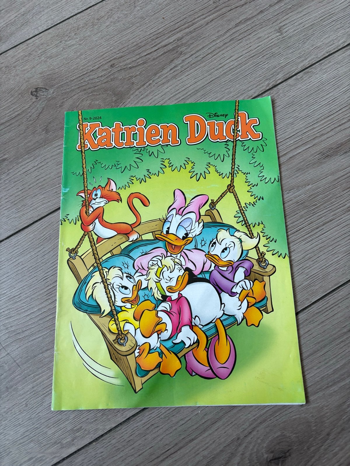 Katrien Duck Nr. 9-2024 - Disney stripboek, Boeken, Eén stripboek, Ophalen of Verzenden, Zo goed als nieuw