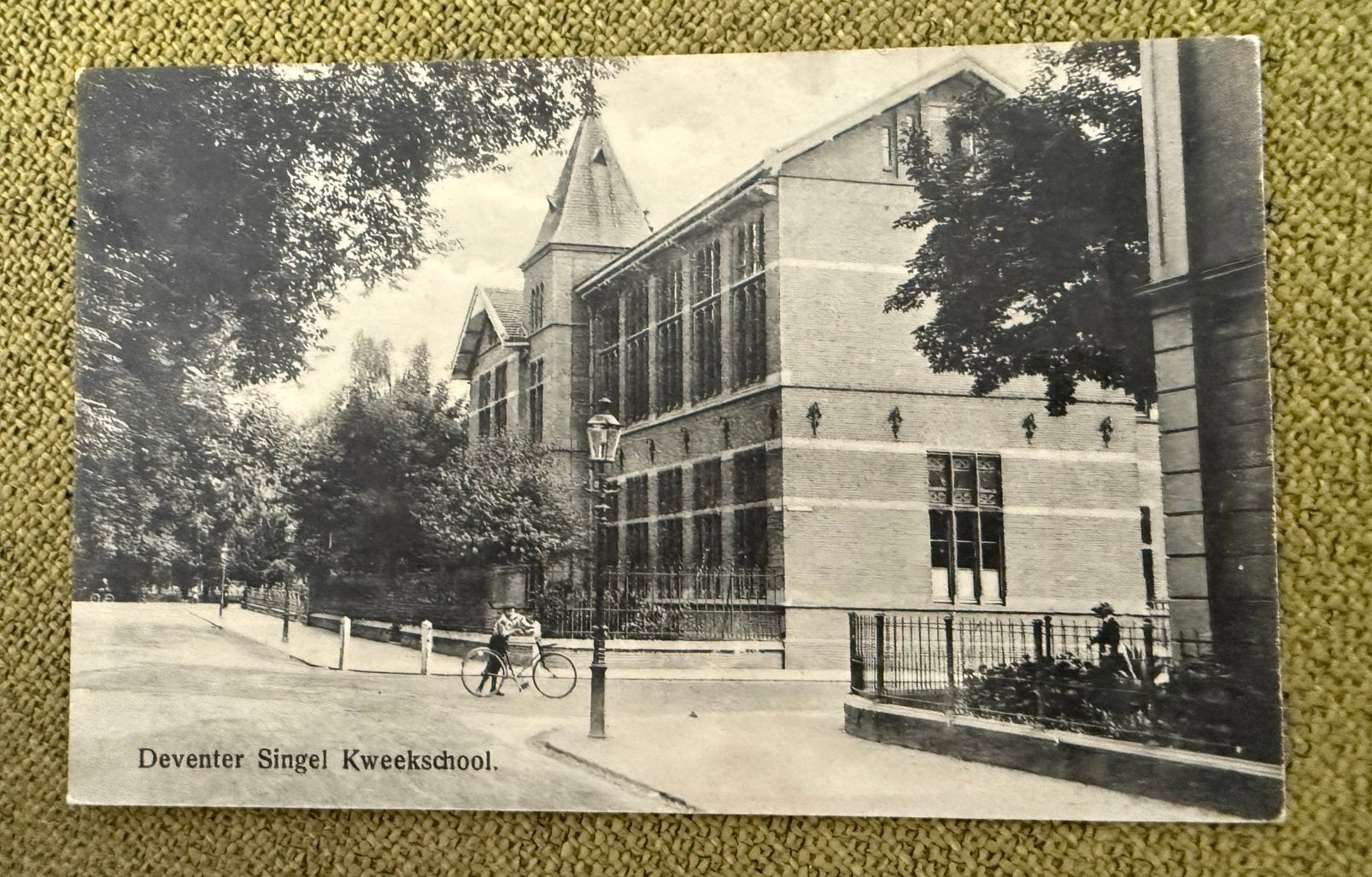 Ansichtkaart Deventer Singel Kweekschool, Ophalen of Verzenden, Voor 1920, Overijssel
