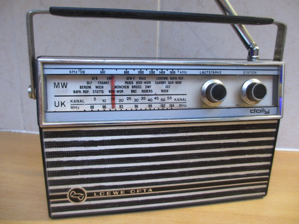 Vintage transistor radio Loewe Opta Dolly  jaren 60 igst, Audio, Tv en Foto, Ophalen of Verzenden, Gebruikt, Transistorradio