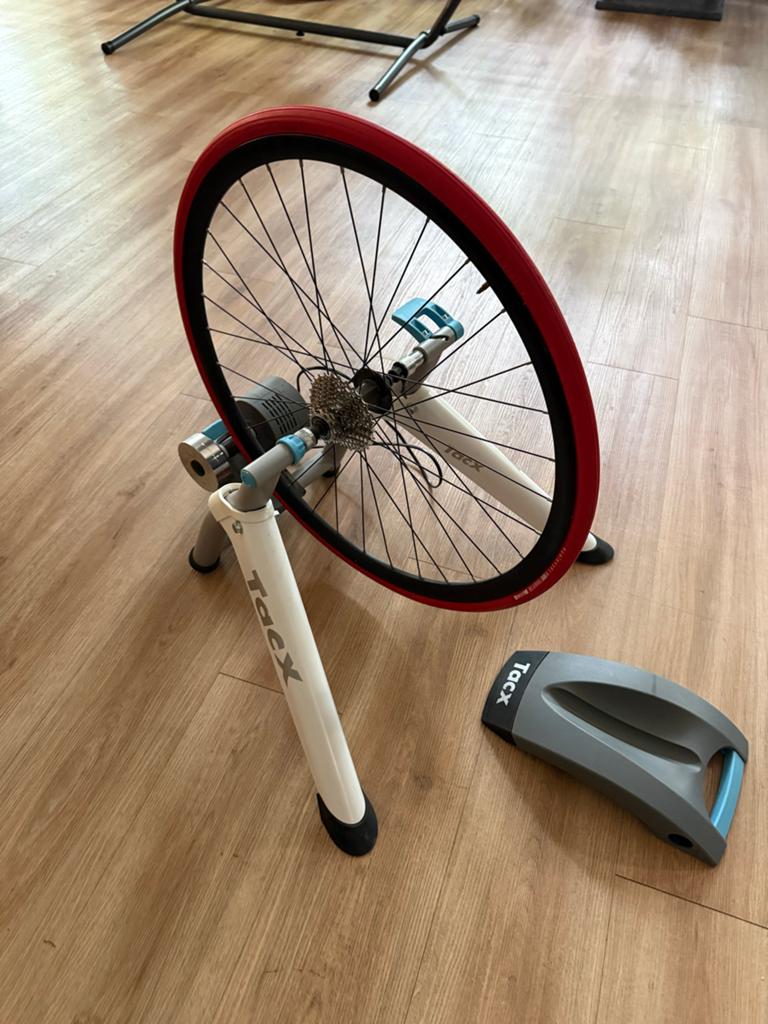 Tacx Flow Smart fietstrainer - Zo goed als nieuw, Sport en Fitness, Wielrennen, Ophalen of Verzenden, Zo goed als nieuw, Overige typen