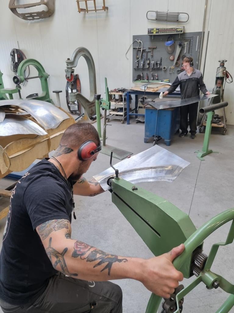 Foto 9 van Leer écht vakmanschap – traditioneel plaatwerken