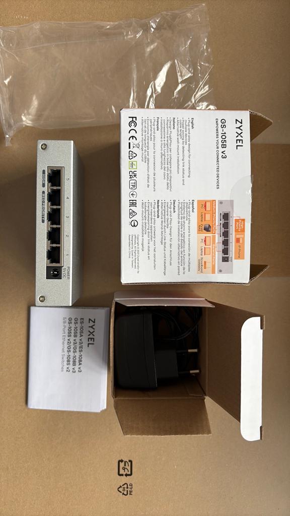 Zyxel Switch GS-105B v3, Computers en Software, Netwerk switches, Ophalen of Verzenden, Zo goed als nieuw