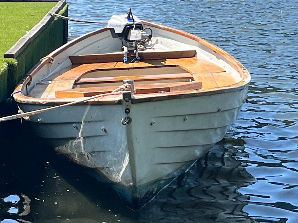 Noorse (roei) sloep met Epropulsion spirit 1.0, Elektrisch, 5 m, Anker, Ophalen