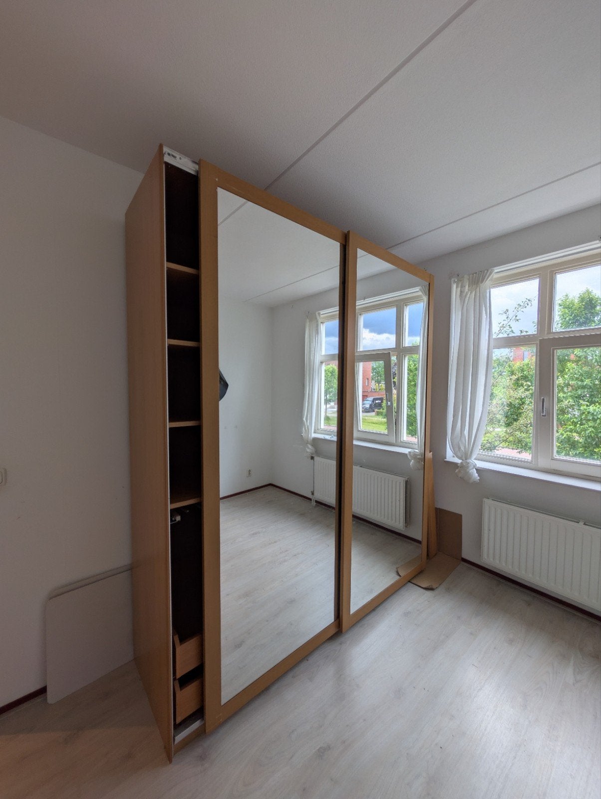 GRATIS IKEA PAX kledingkast met spiegel-schuifdeuren, Met plank(en), Gebruikt, 150 tot 200 cm, Ophalen of Verzenden