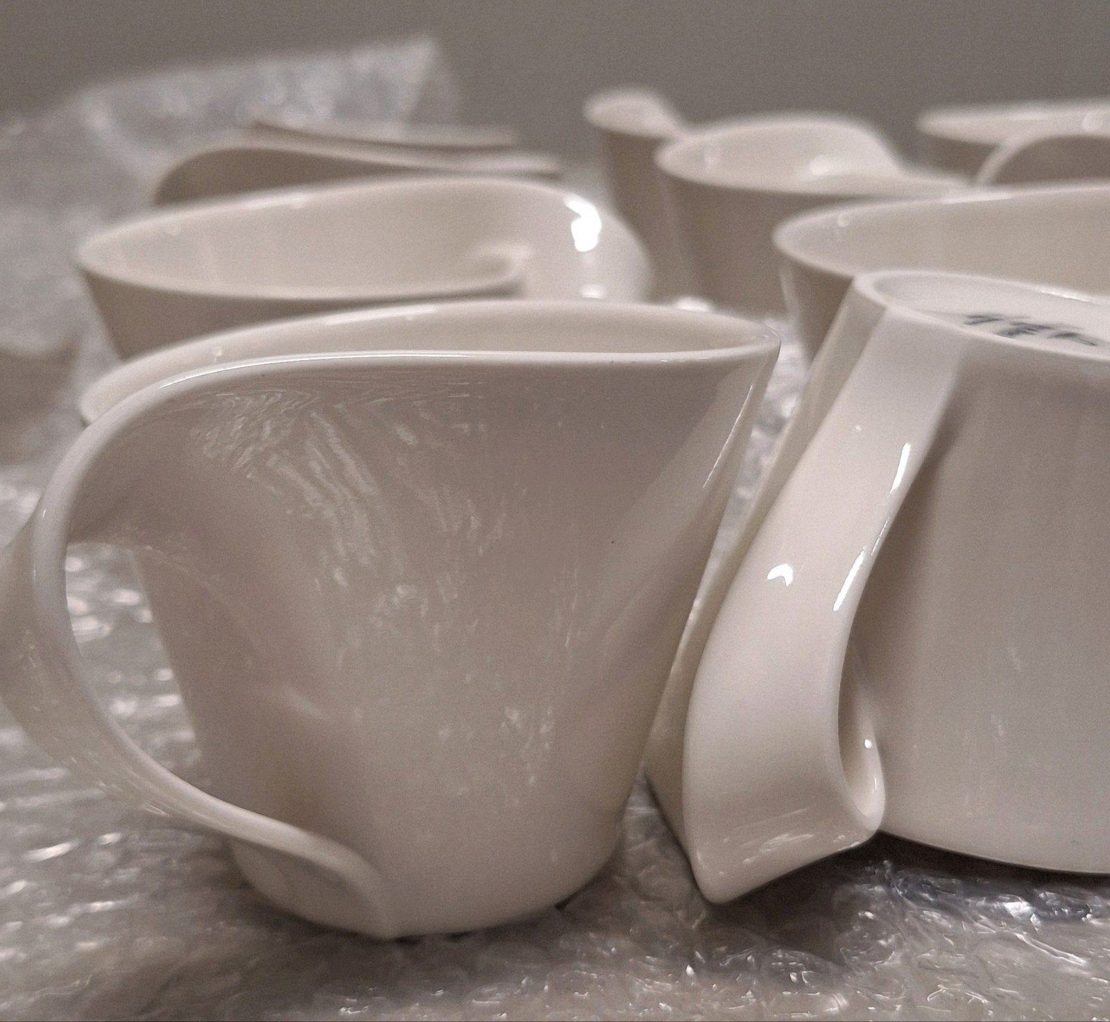 8x Villeroy Boch New wave kopjes. Nieuw design N, Nieuw, Ophalen of Verzenden, Overige stijlen, Kop(pen) en/of Schotel(s)