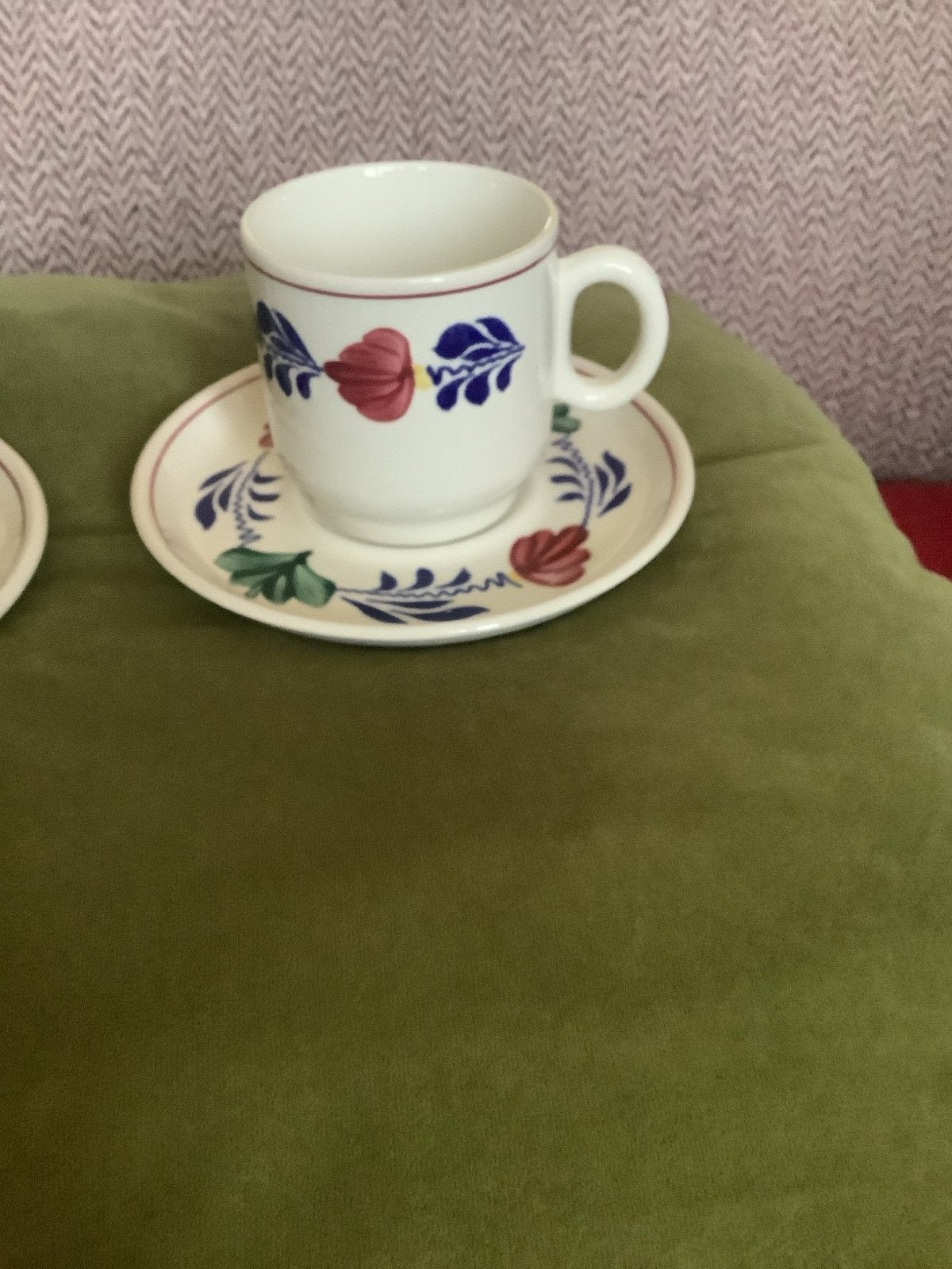 2 Boerenbont  koffiekopjes met schotels met ribbel rand, Ophalen of Verzenden
