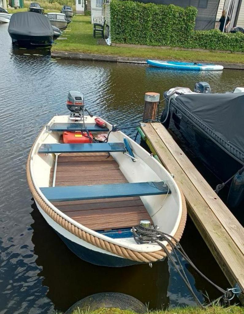 Sloepje compleet met trailer en motor vaarklaar, Watersport en Boten, Ophalen, Gebruikt, Staal, Buitenboordmotor