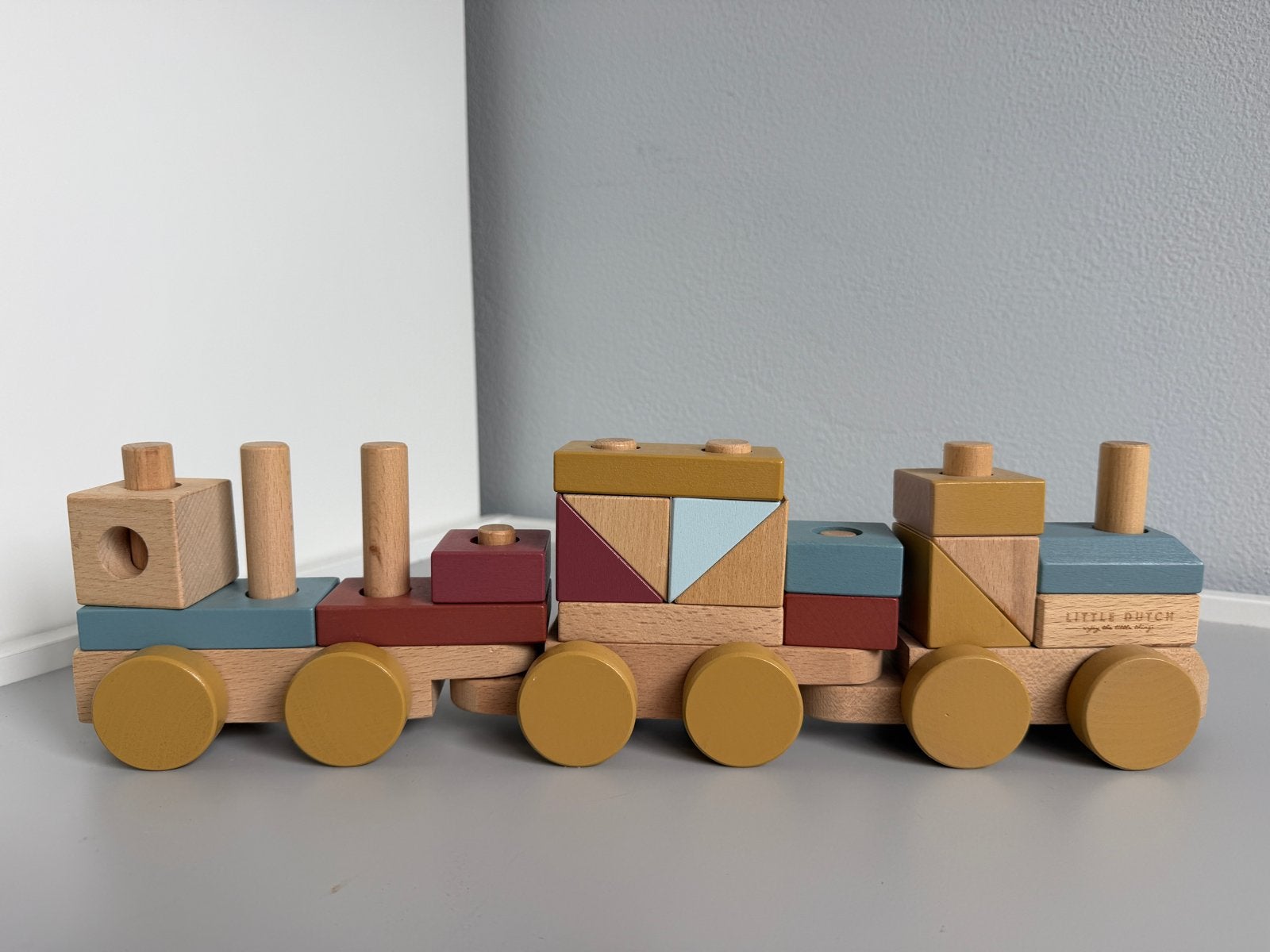 Little Dutch houten trein met blokken, Ophalen, Zo goed als nieuw, Duw- of Trekspeelgoed