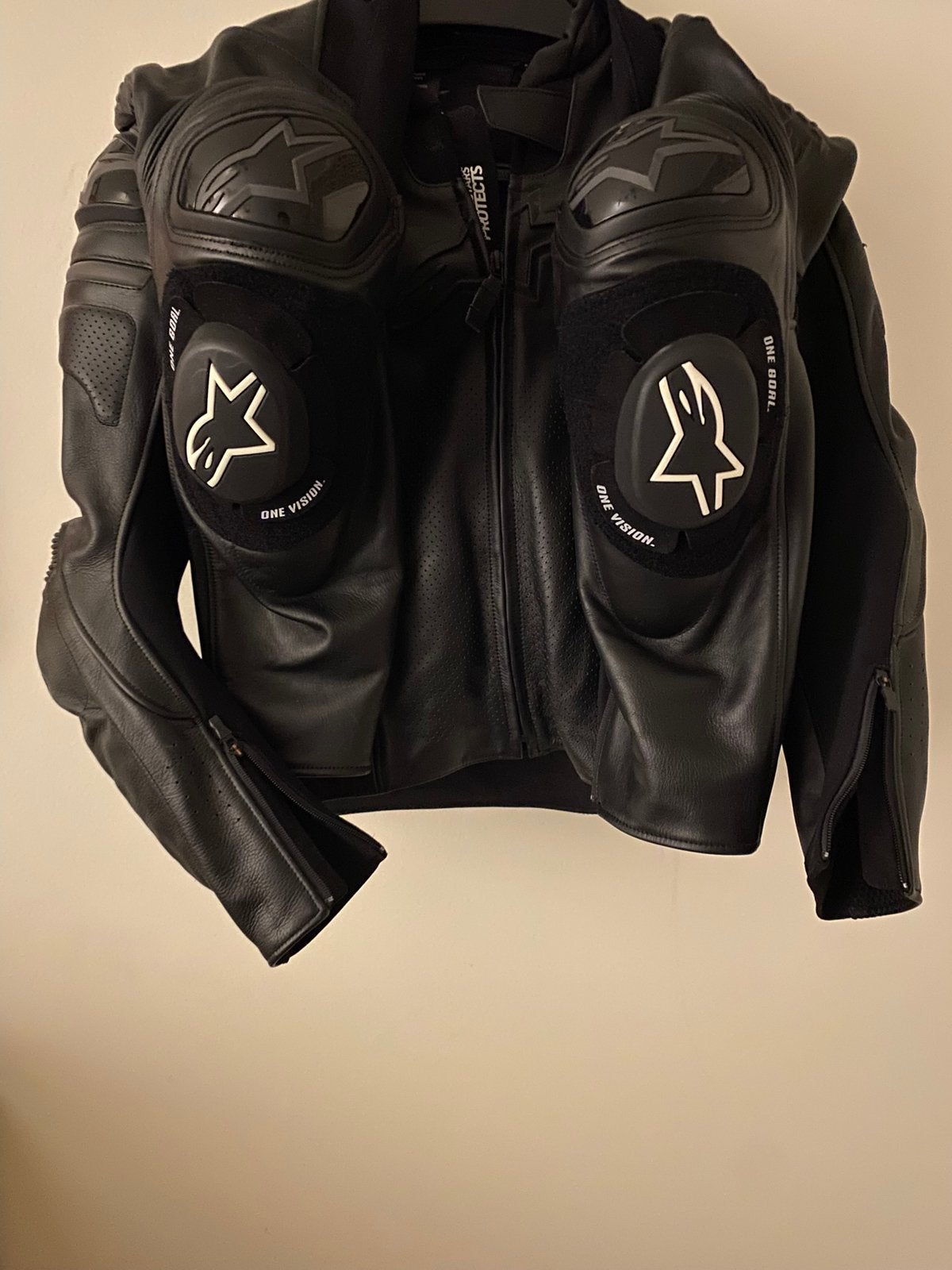 Nieuwe 2 delige motorpak Alpinestars GP Plus maat 48, Motoren, Kleding | Motorkleding, Ophalen of Verzenden, Nieuw zonder kaartje