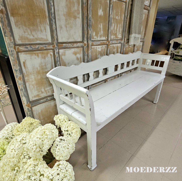 Foto 5 van Hongaarse houten Bank sfeervol