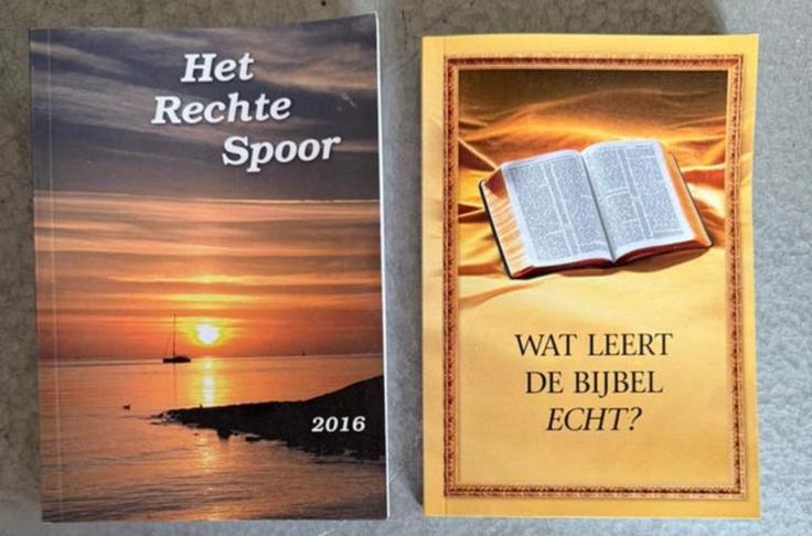 Jehova’s getuigen boekje en ander boekje 2016, Boeken, Godsdienst en Theologie, Ophalen of Verzenden, Gelezen, Overige religies