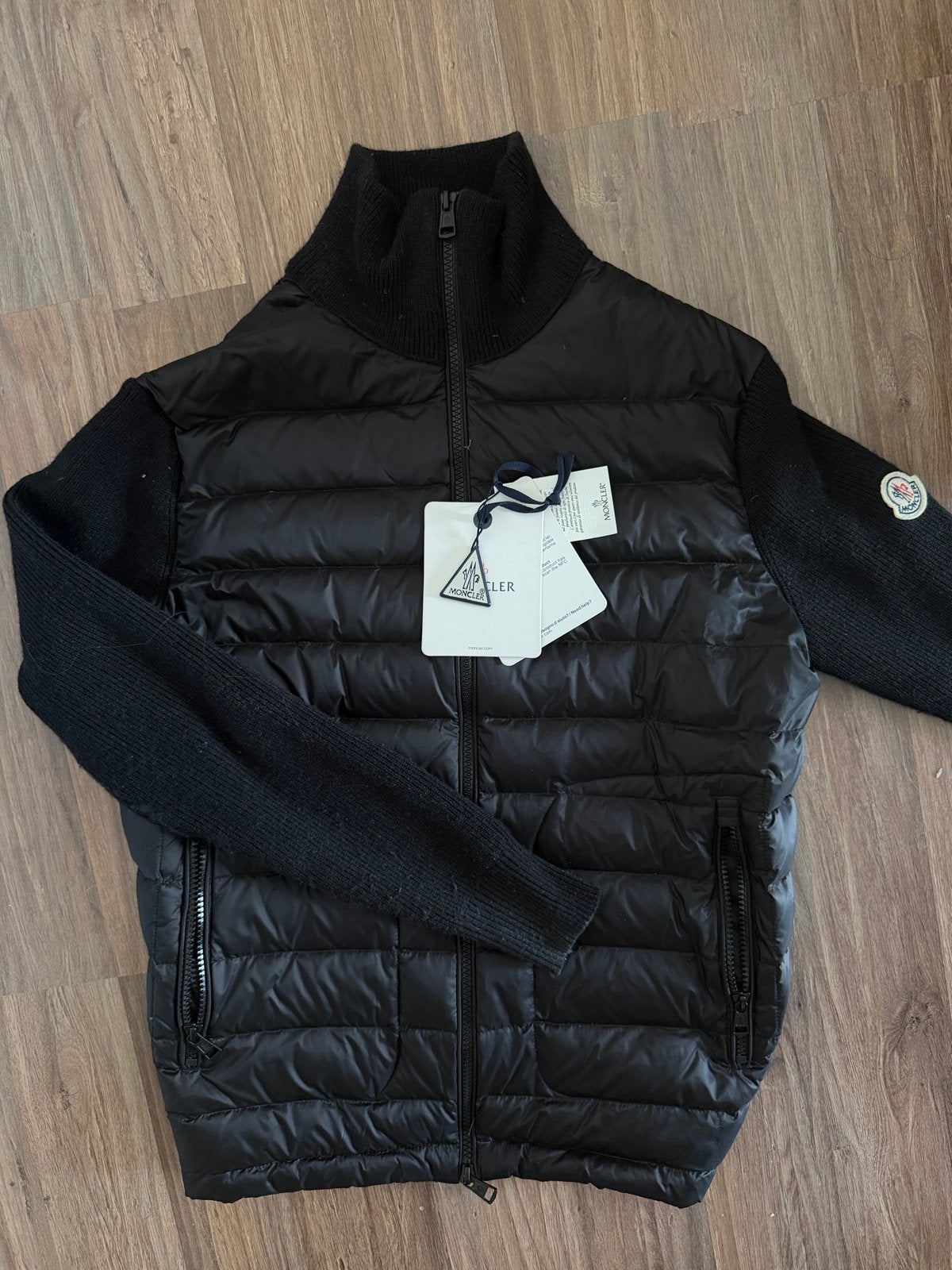 Moncler Jas Maat S - Nieuw met labels, Ophalen of Verzenden, Nieuw, Maat 46 (S) of kleiner, Zwart