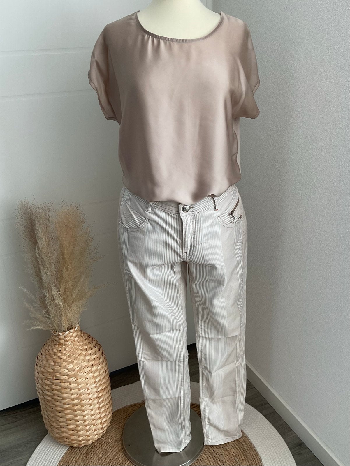 Mos Mosh Broek z.g.a.n. met leuke streep en stretch/40, Kleding | Dames, Maat 38/40 (M), Beige, Ophalen of Verzenden, Zo goed als nieuw