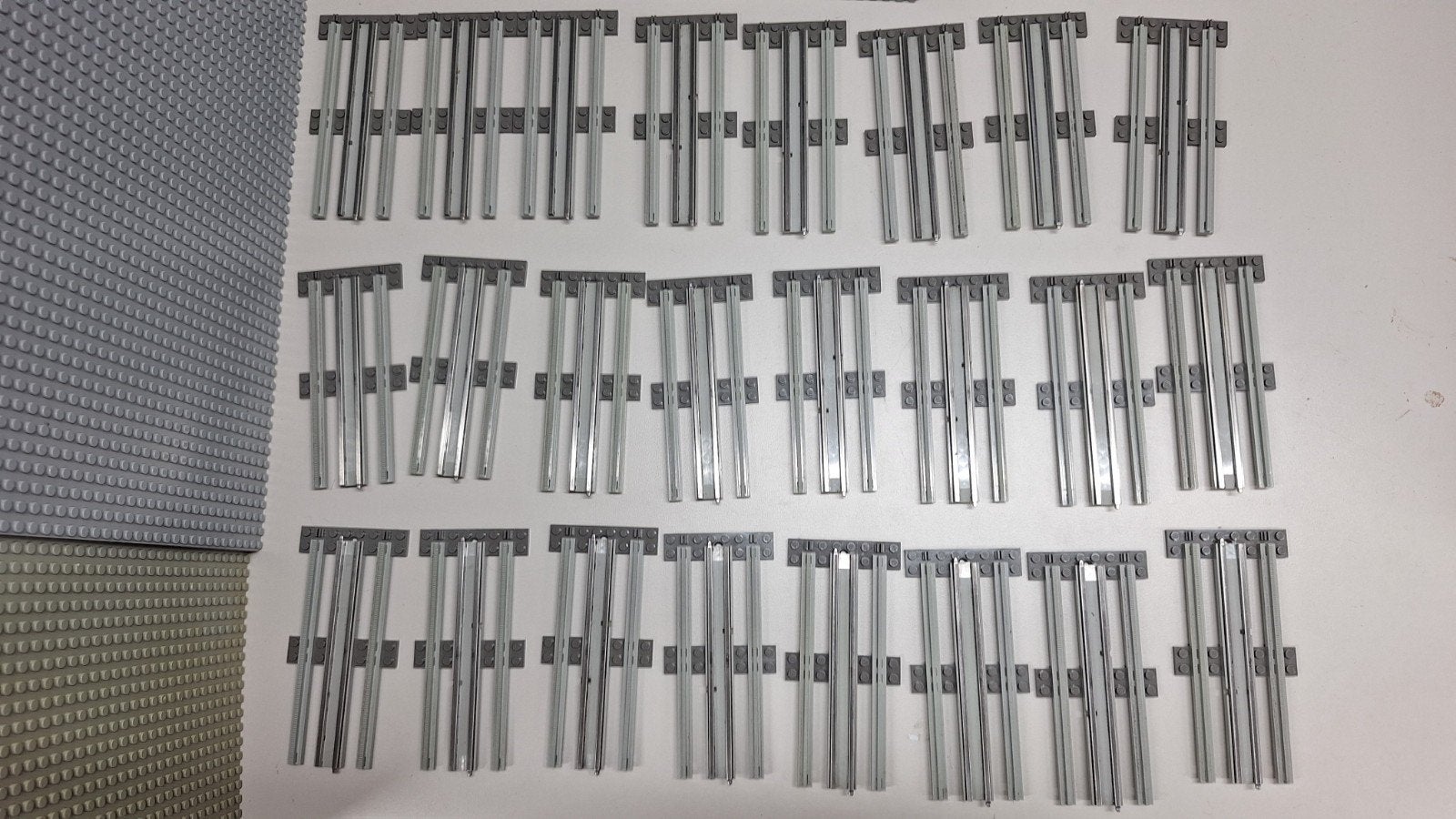 24  12 volt rechte lego treinbaan stukken, Ophalen of Verzenden, Gebruikt