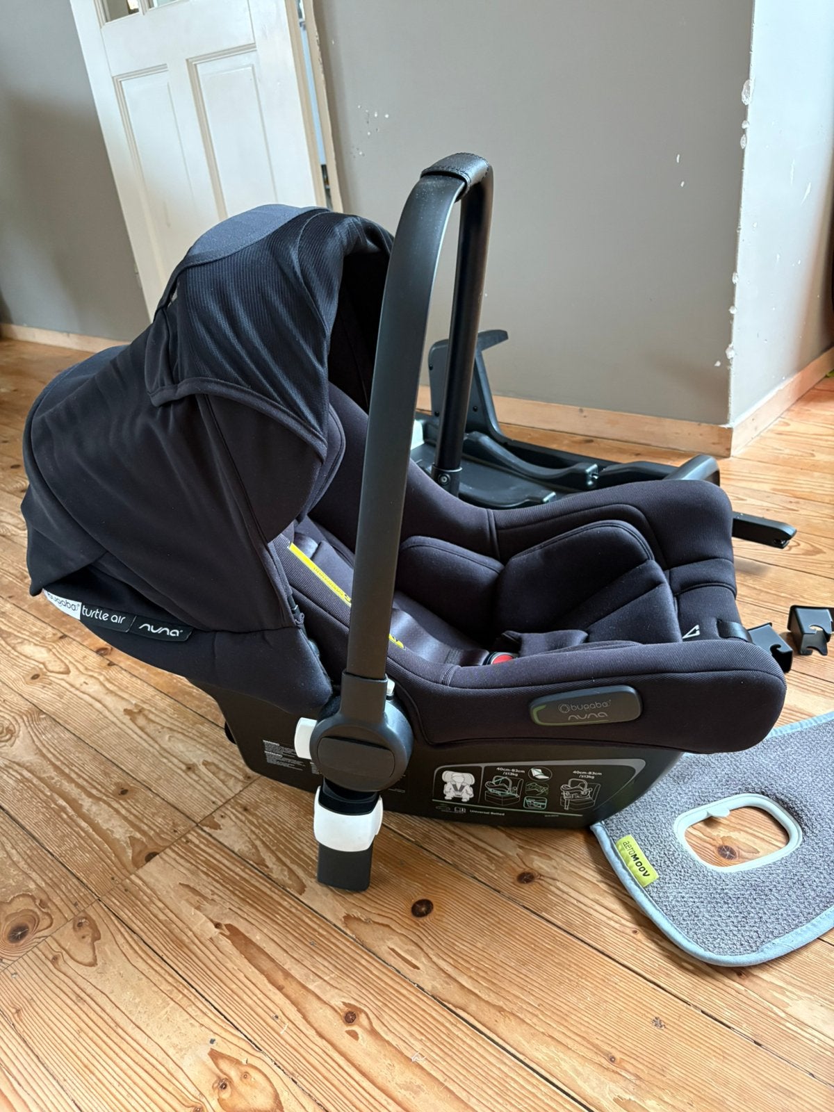 Autostoel Bugaboo + Isofix base. Type: Nuna Turtle, zwart, Gebruikt, Isofix, 0 t/m 13 kg, Ophalen