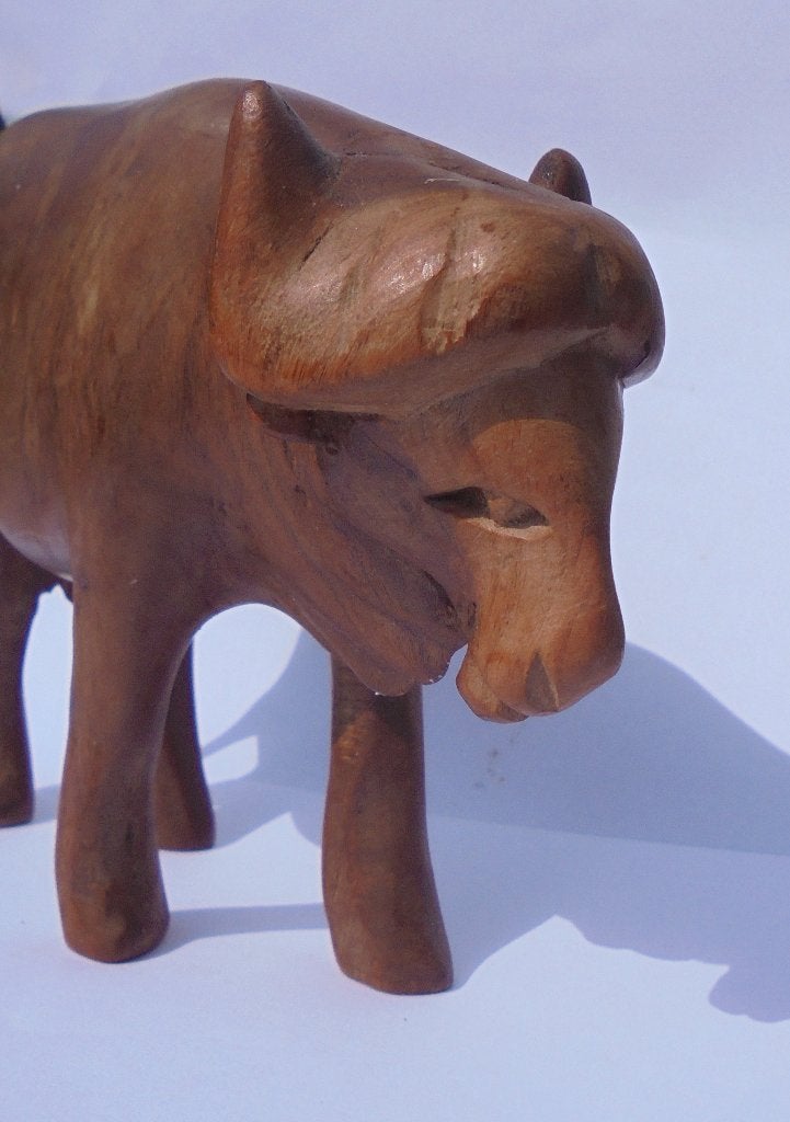 Oud houtgesneden dier: een water buffel, zware houtsoort., Houtsnijwerk, Minder dan 20 cm, Art deco, Ophalen of Verzenden