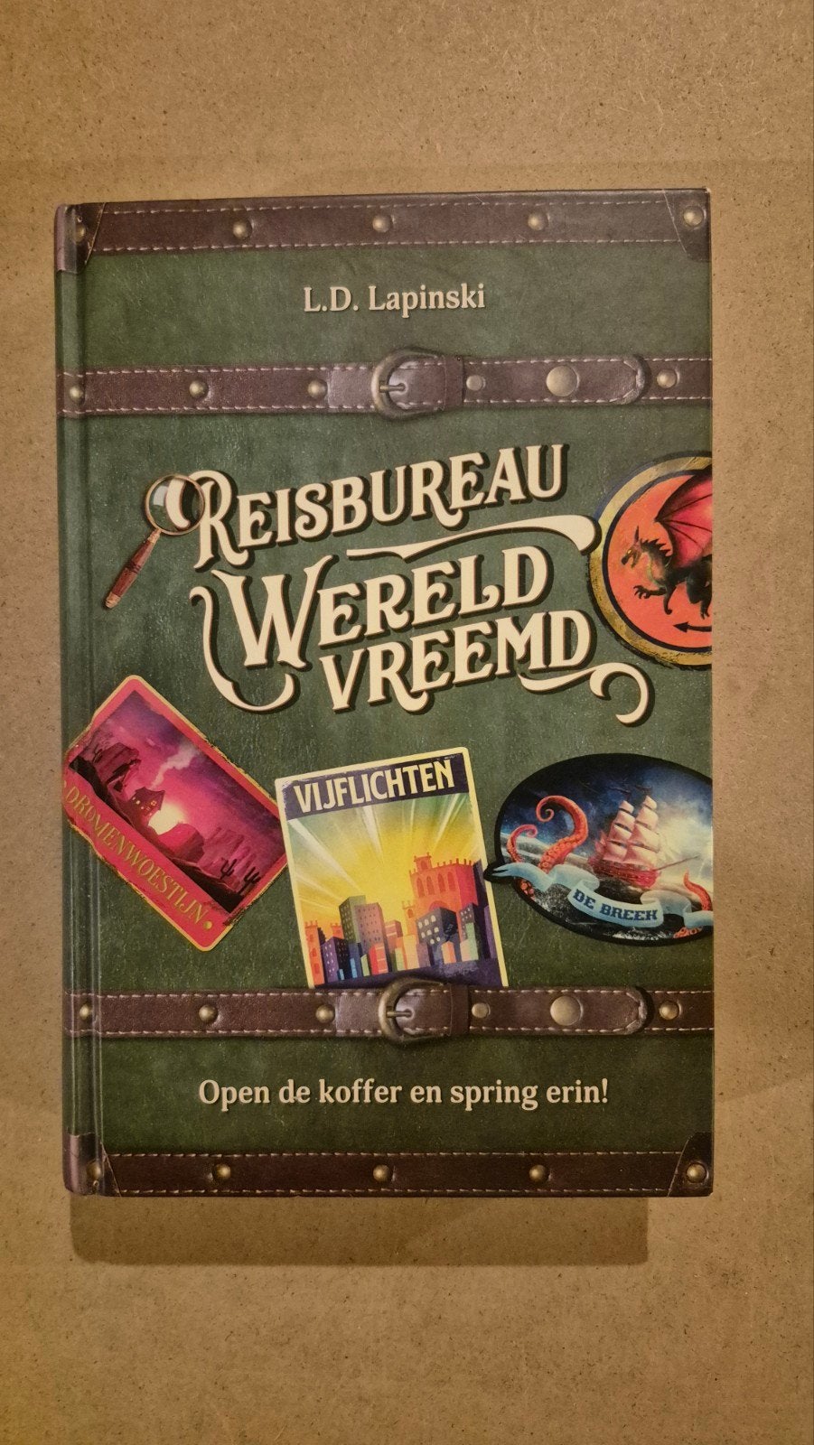 Reisbureau Wereldvreemd - L.D. Lapinski, Ophalen of Verzenden, Zo goed als nieuw, L.D. Lapinski, Fictie