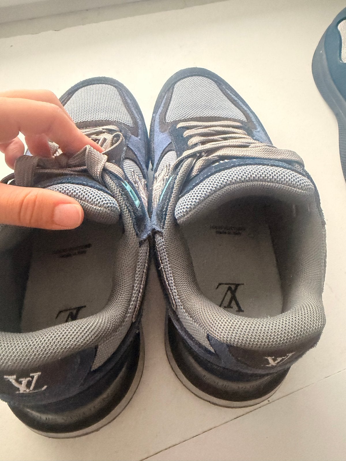 Louis Vuitton Sneakers - Blauw/Grijs, Blauw, Ophalen of Verzenden, Sneakers of Gympen, Gedragen