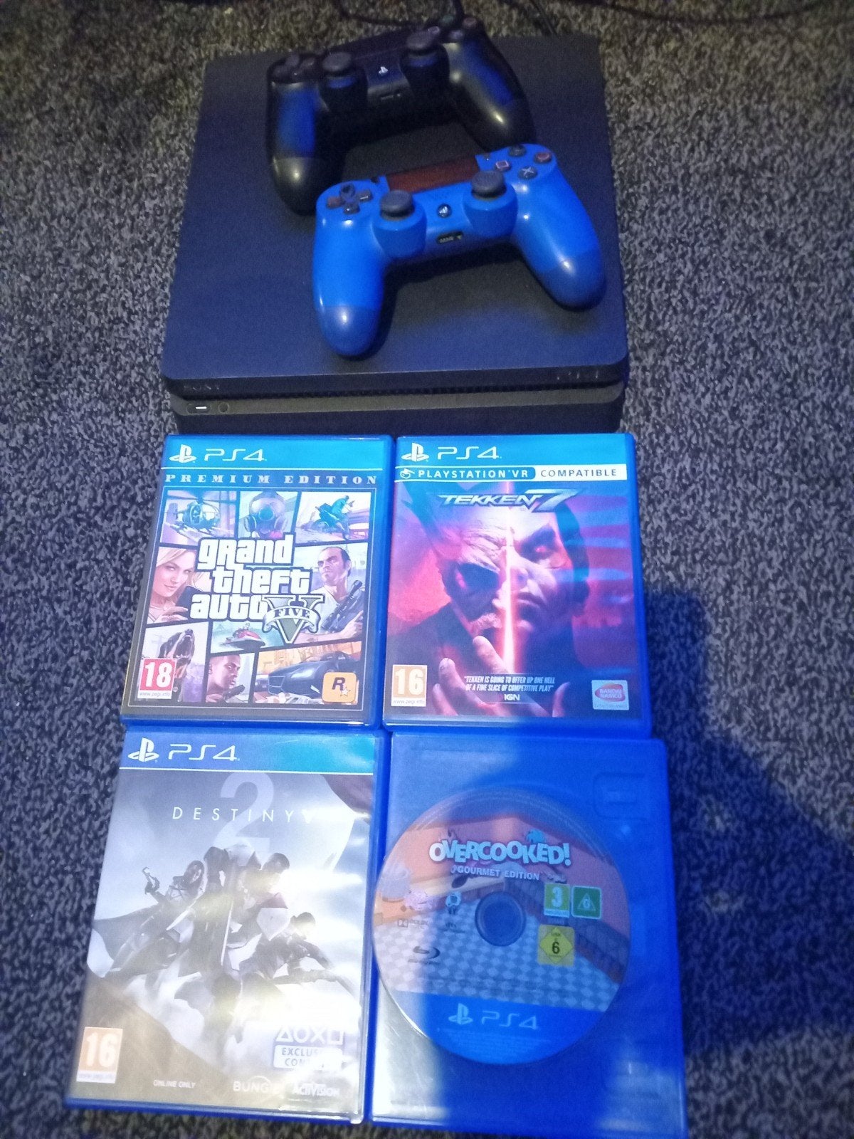 Playstation 4 slim 2 controllers en games, Spelcomputers en Games, Ophalen of Verzenden, Zo goed als nieuw, Met 2 controllers