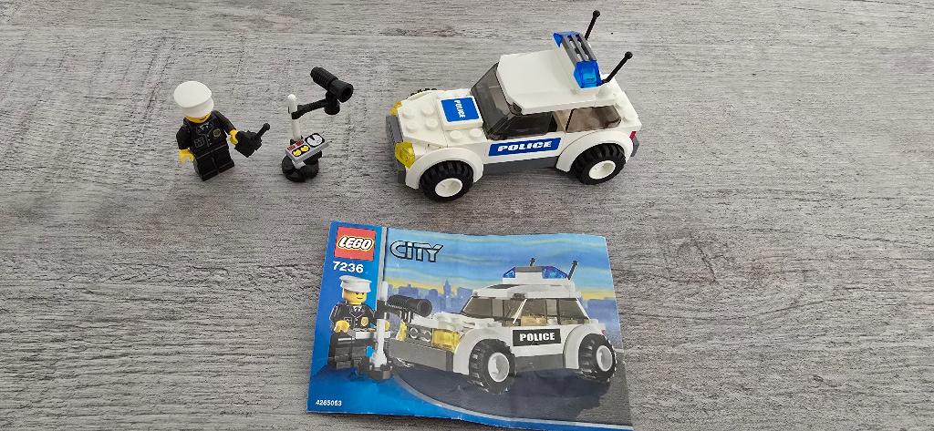 Lego 7236 Politie Auto - Compleet met Boekje, Lego, Ophalen of Verzenden, Compleet, Complete set