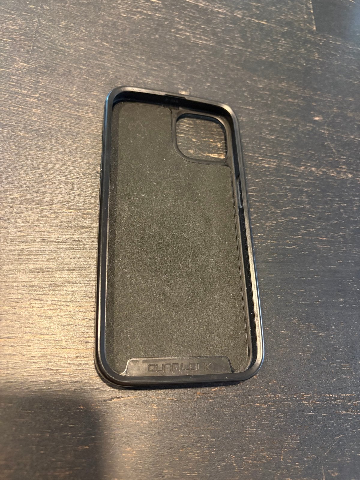 Quad Lock Hoesje voor iPhone 13 - Zwart, Quad Lock, Hoesje of Tasje, IPhone 12, Schokbestendig
