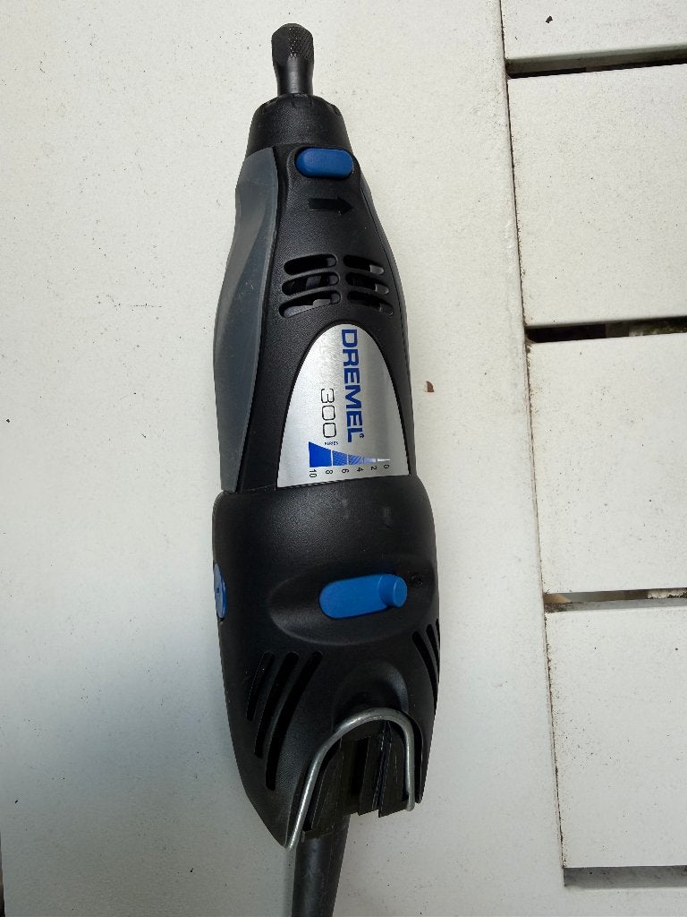 Dremel 300 multitool met flexibele as en accessoires, Doe-het-zelf en Verbouw, Gereedschap | Handgereedschap, Ophalen of Verzenden