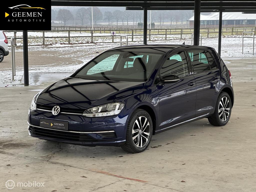 Volkswagen Golf 1.0 TSI Comfortline IQDRIVE/CARPLAY/BLIS/ACC, Stof, Gebruikt, Zwart, Blauw