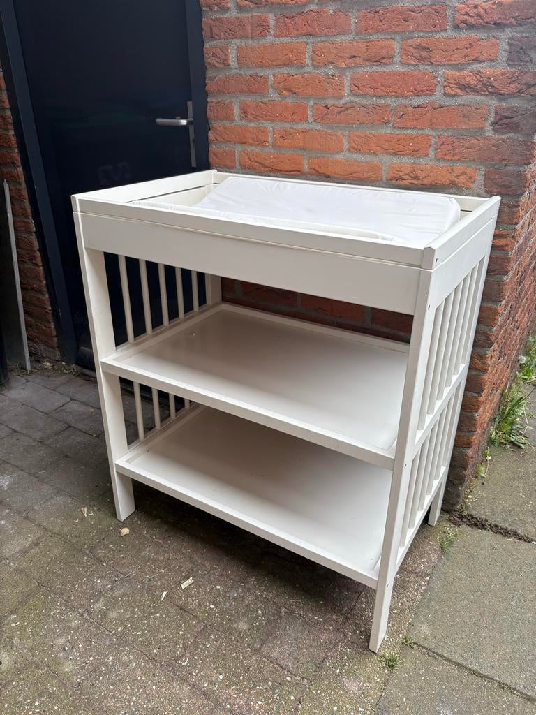 Witte Commode met Twee Planken en Verschoonkussen, Ophalen, Gebruikt, 50 tot 70 cm, 75 tot 100 cm