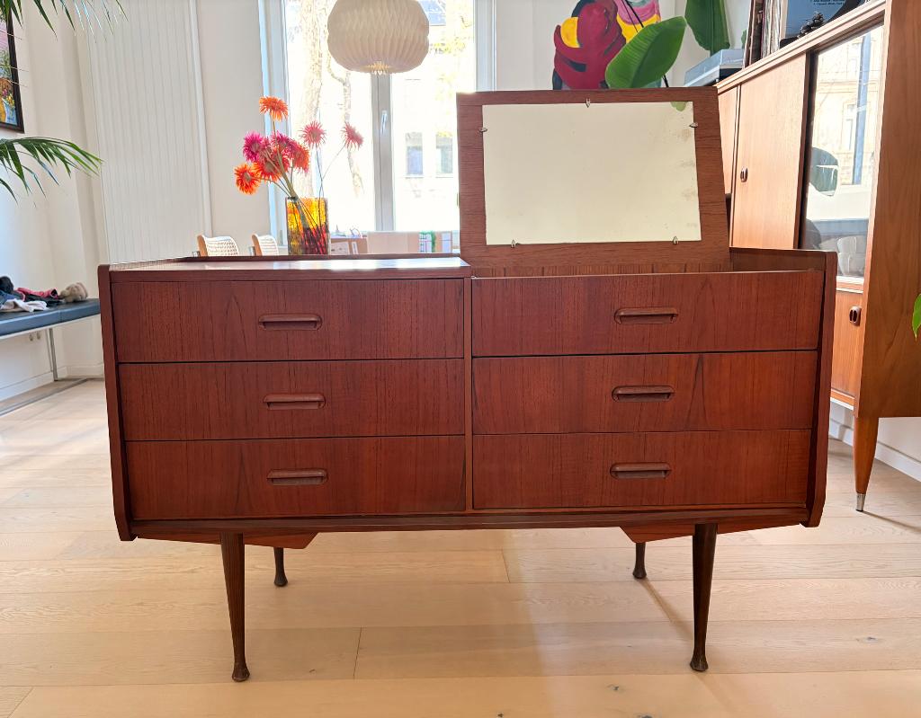 Mid-century Deens Commodekast, 100 tot 150 cm, Teakhout, Ophalen of Verzenden, Zo goed als nieuw