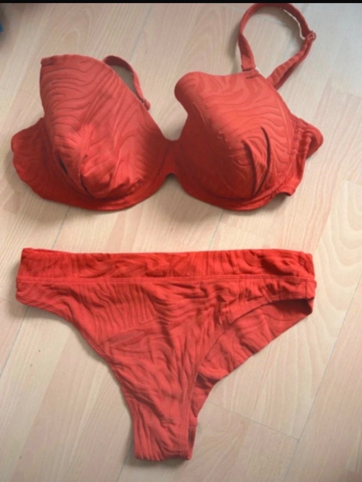 Livera rood bikini setje - BH en slip, Ophalen of Verzenden, Zo goed als nieuw, Rood, Bikini