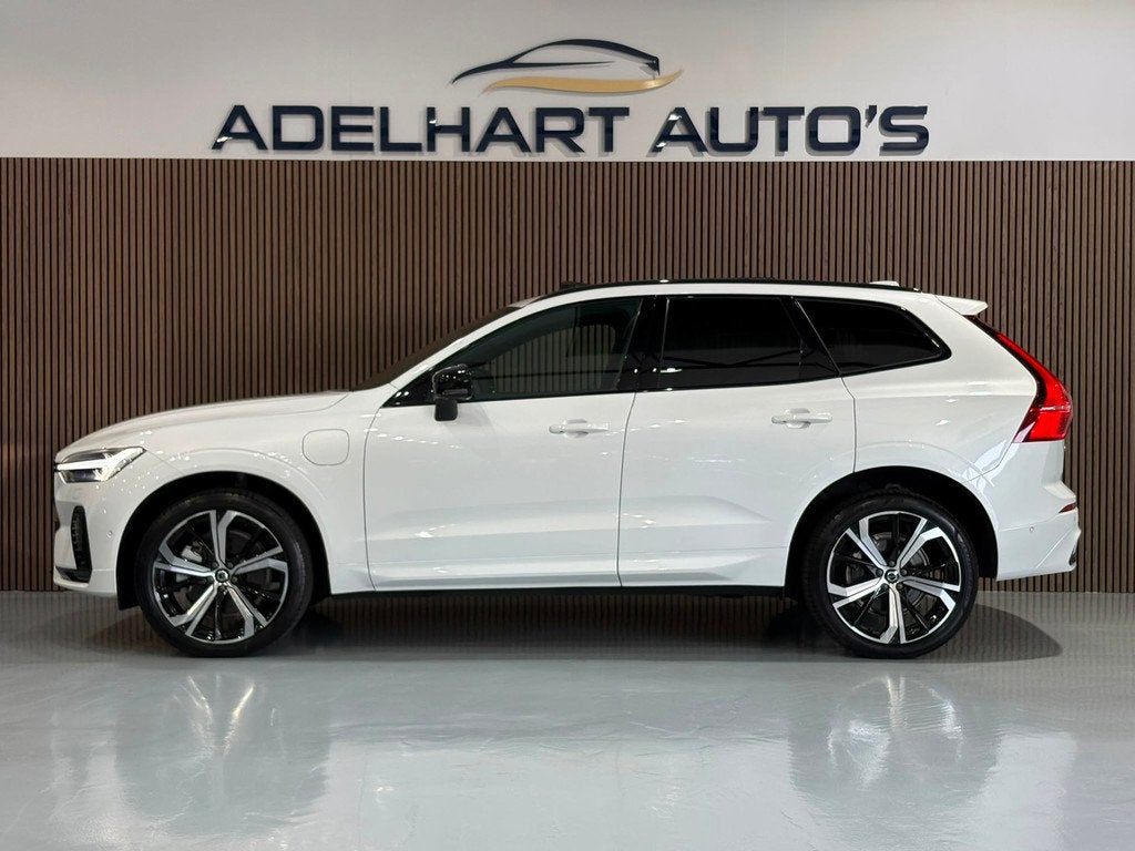 Volvo XC60 2.0 T8 Plug-in hybrid AWD Plus Dark / Panorama da, Auto's, Volvo, Automaat, Zwart, 4 cilinders, 1969 cc