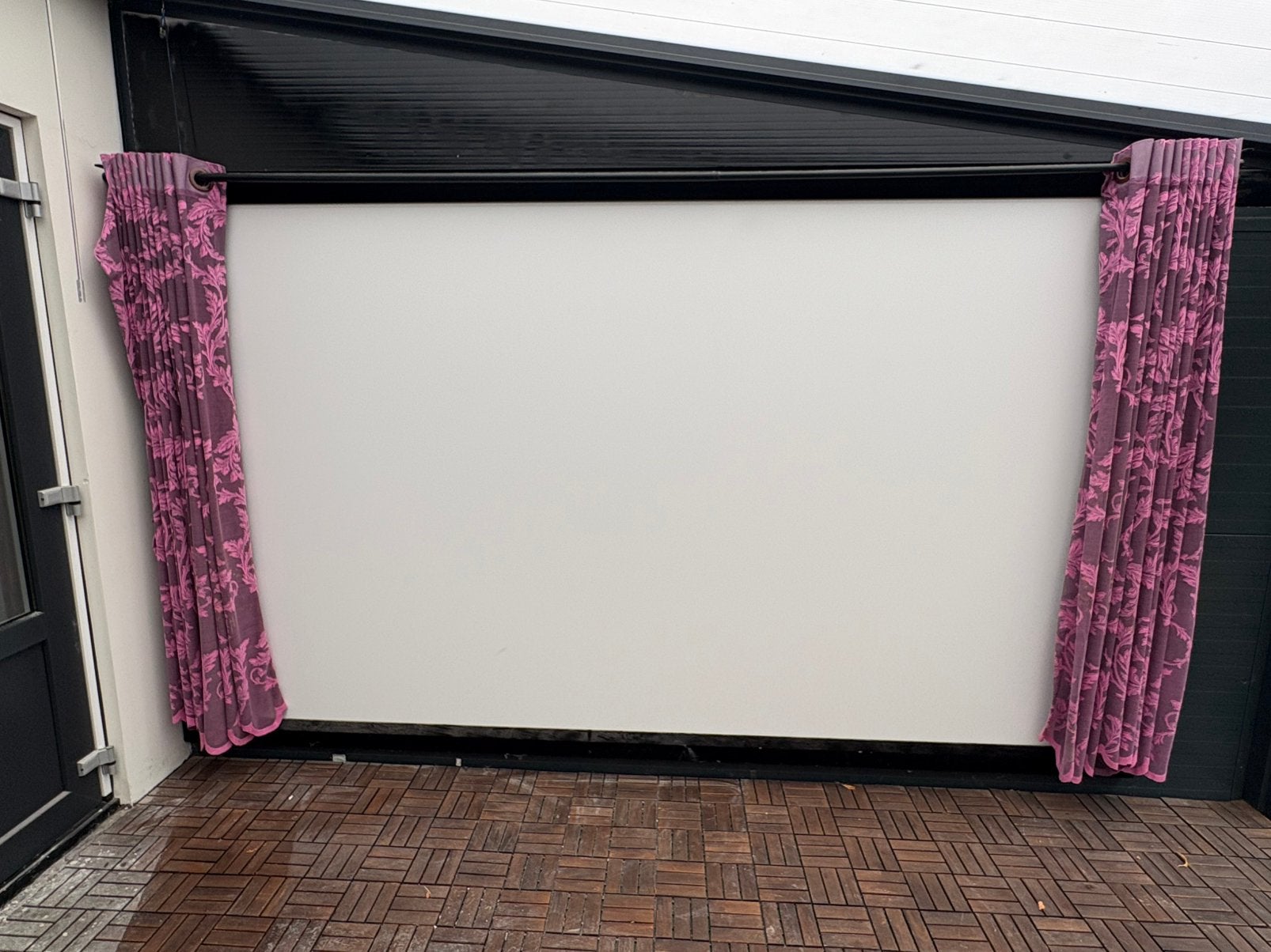ESMART Professional MIRALE 150 inch projectiescherm, Ophalen, Gebruikt