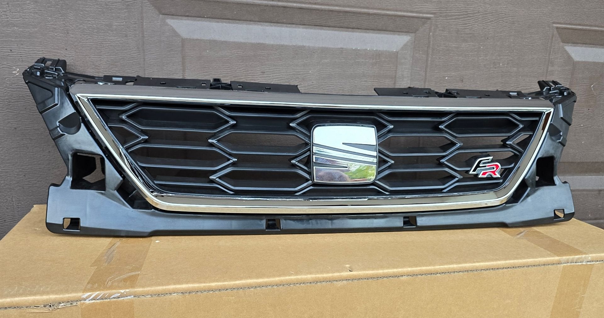 Grill Seat Leon 3 III 5F FACELIFT GRILLE FR 5F0853654J NIEUW, Auto-onderdelen, -, Voor, Nieuw, Ophalen of Verzenden