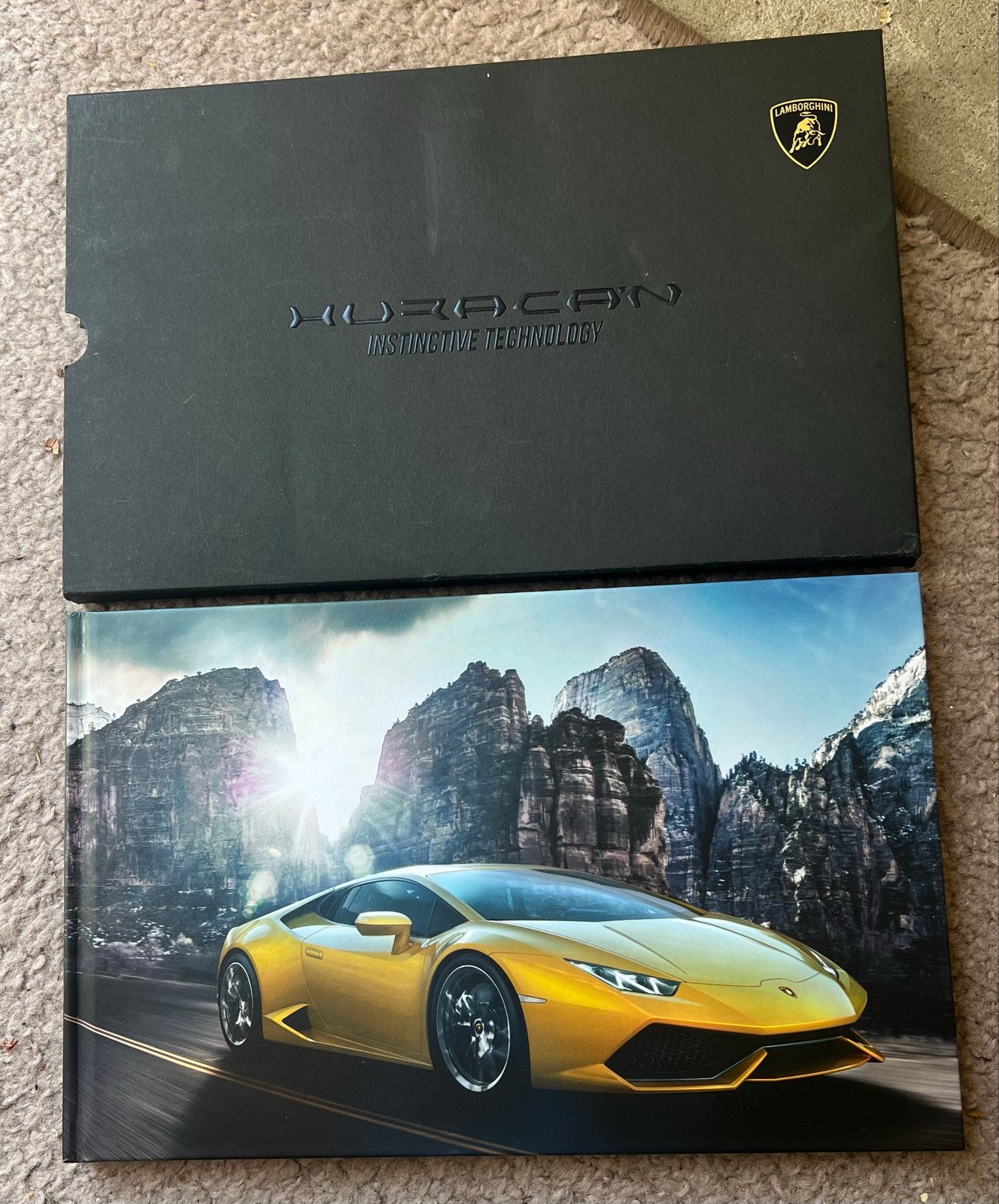 Lamborghini Huracán Instinctive Technology Brochure, Ophalen, Zo goed als nieuw, Overige merken