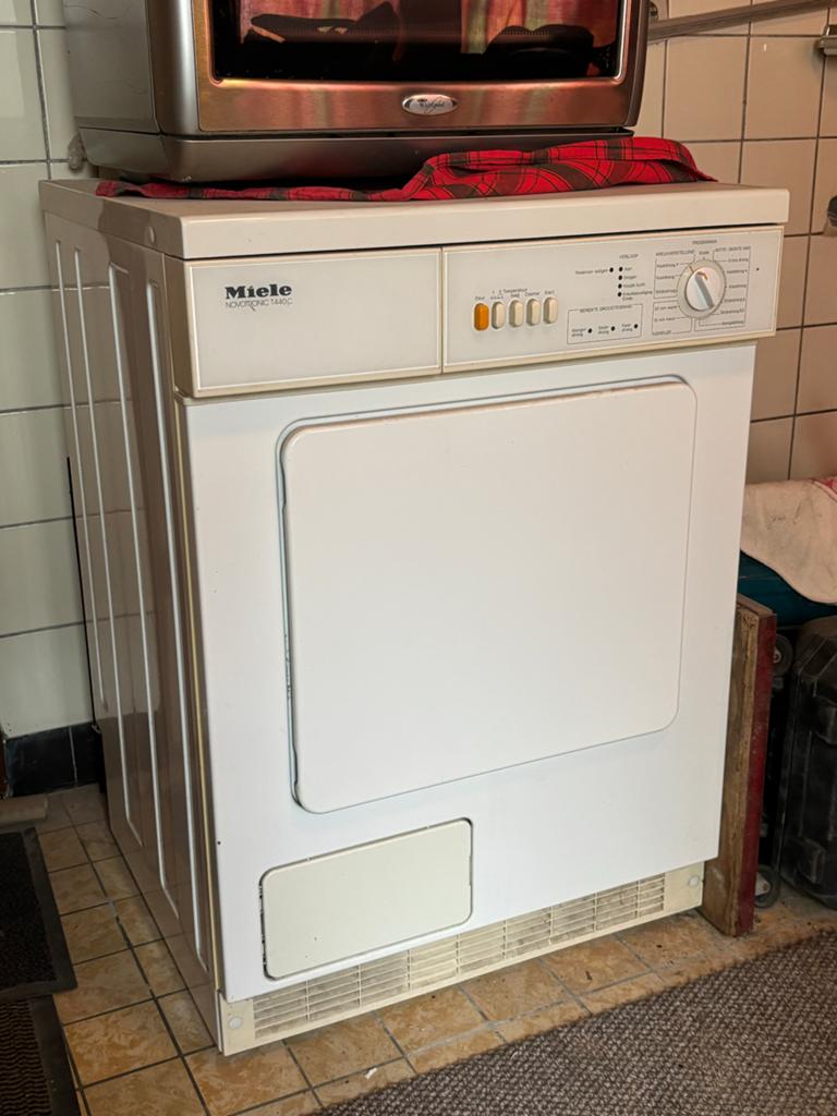 Miele Novotronic T440C Condensdroger, Witgoed en Apparatuur, Wasdrogers, Ophalen, 6 tot 8 kg, Gebruikt, Voorlader