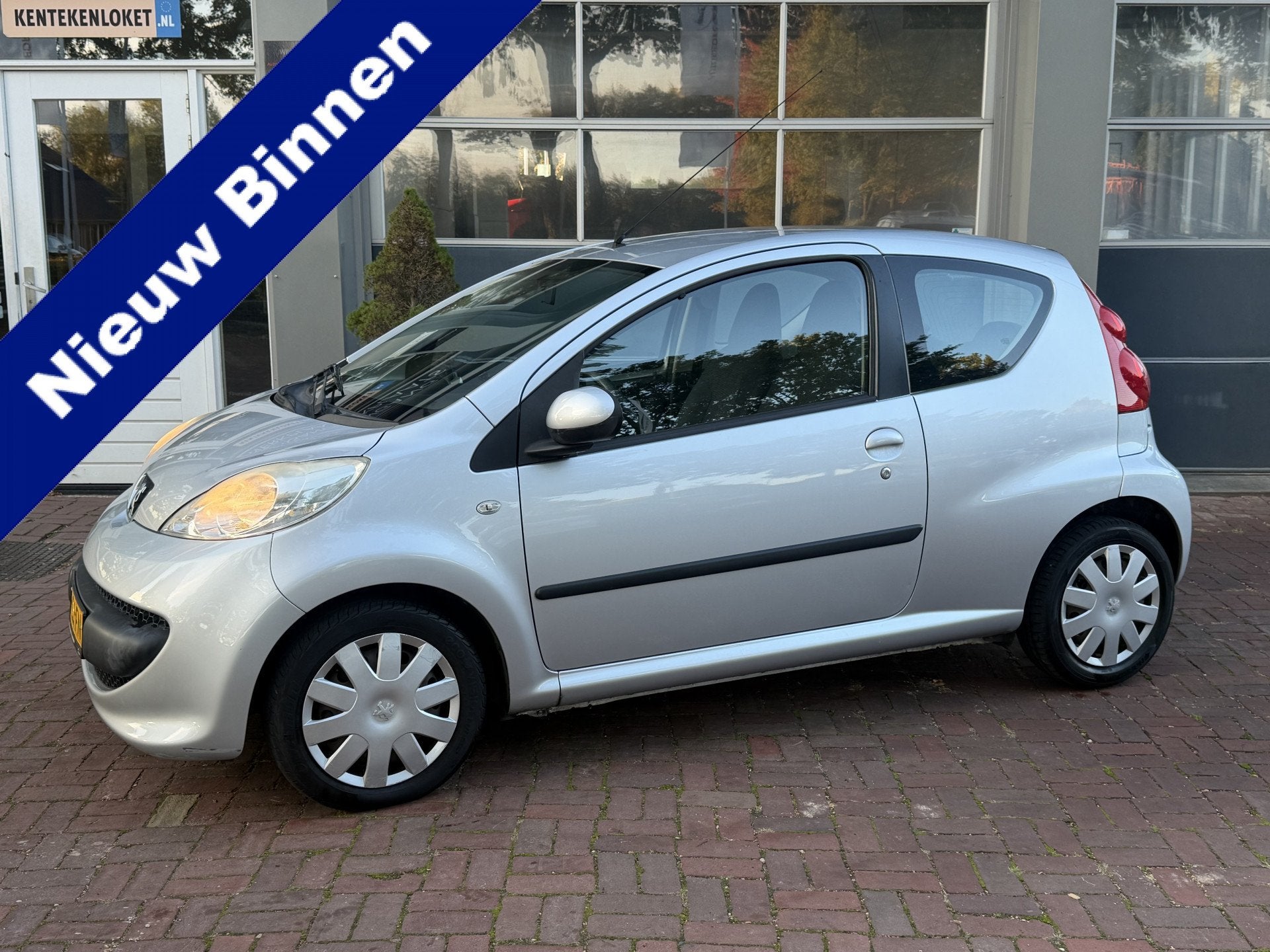 Peugeot 107 1.0-12V XS Automaat Bj 2006 Km 94.000 Nap 2e eig, Dealer onderhouden, Stof, Gebruikt, 68 pk