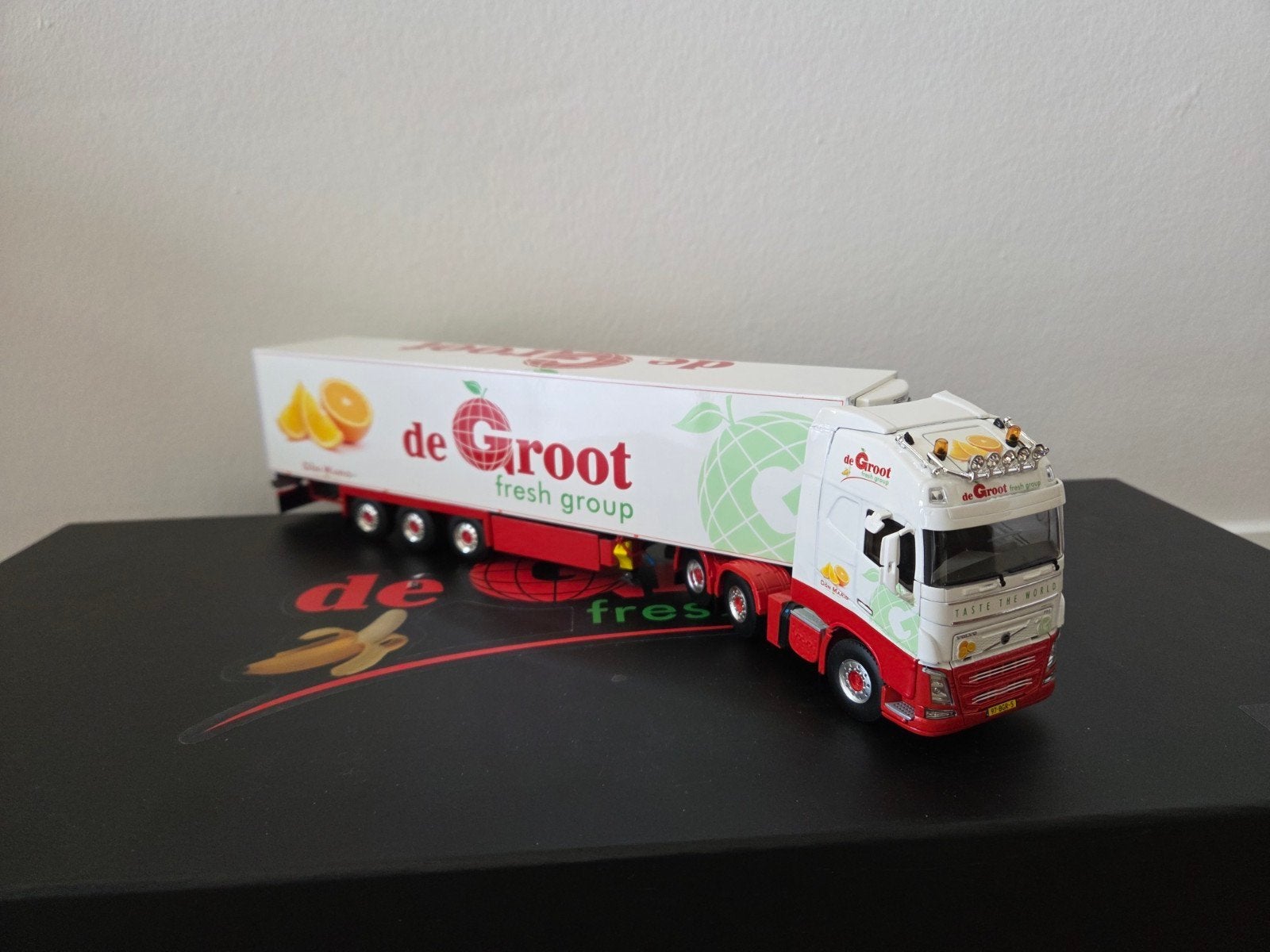 Wsi Volvo FH Globetrotter De Groot Fresh Group, Hobby en Vrije tijd, Modelauto's | 1:50, Ophalen of Verzenden, Zo goed als nieuw