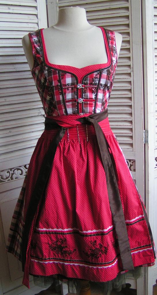 tiroler dirndl jurk en 2 schorten maat 34 nr EE 1200, Verzenden, Zo goed als nieuw, Maat 34 (XS) of kleiner, Overige thema's