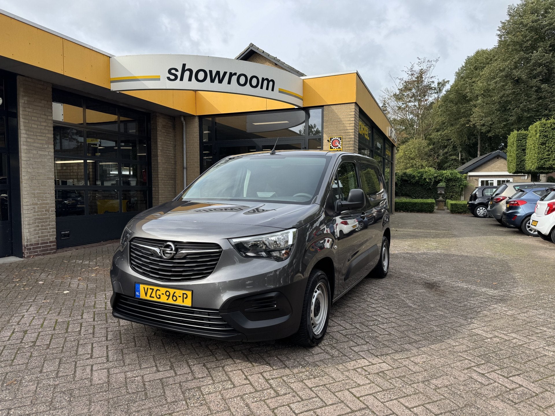 Opel Combo 1.5 BlueHDi 100 S&S L1 Airco (bj 2023), Auto's, Voorwielaandrijving, Gebruikt, Euro 6, Bedrijf