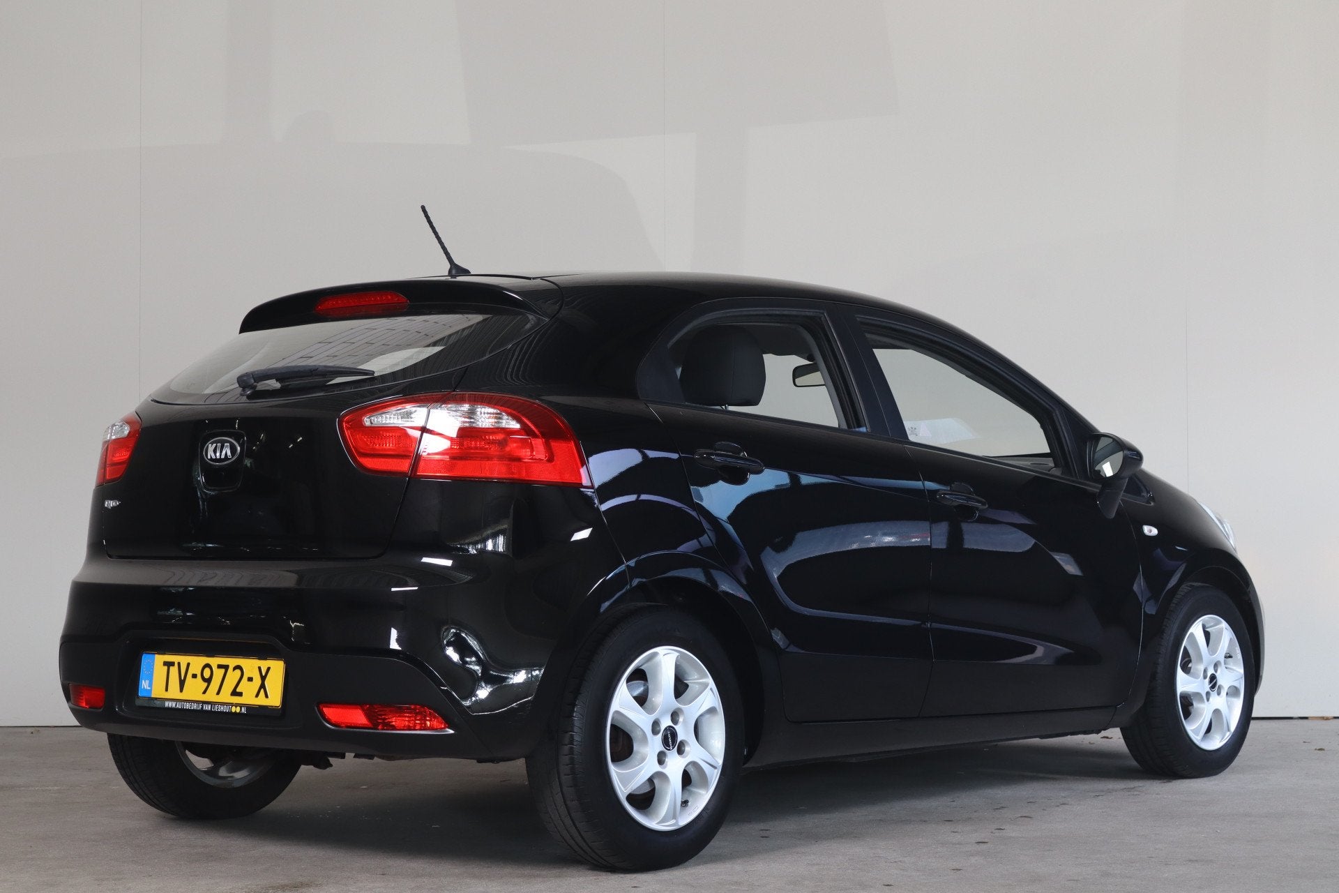 Kia Rio 1.2 CVVT ComfortLine Airco I Keurig netjes !, Auto's, Zwart, Bedrijf, Handgeschakeld, Rio