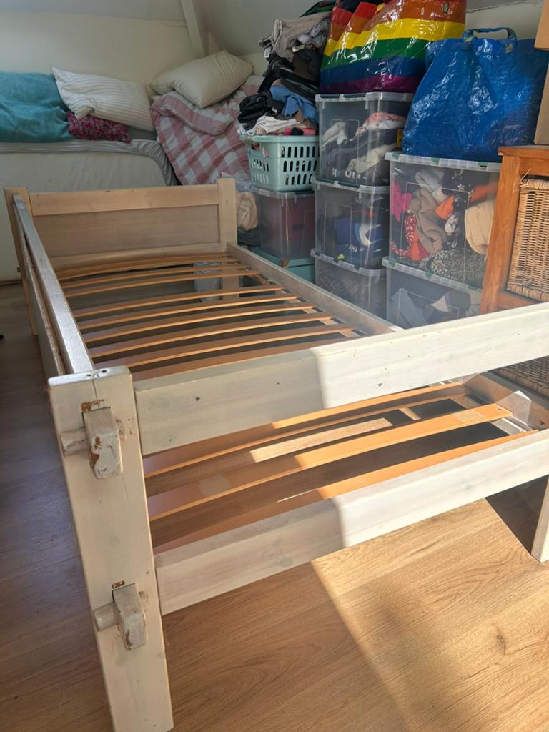 Een persoonsbed incl. zorgmatras GRATIS, Huis en Inrichting, Ophalen, Gebruikt, 90 cm, Eenpersoons